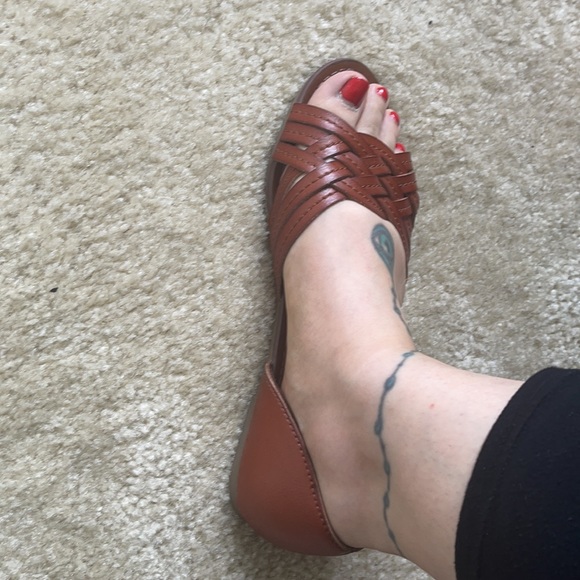 Brown flats - Picture 4 of 4